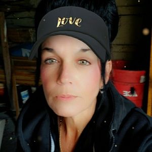 Meet your Posher, Vicky